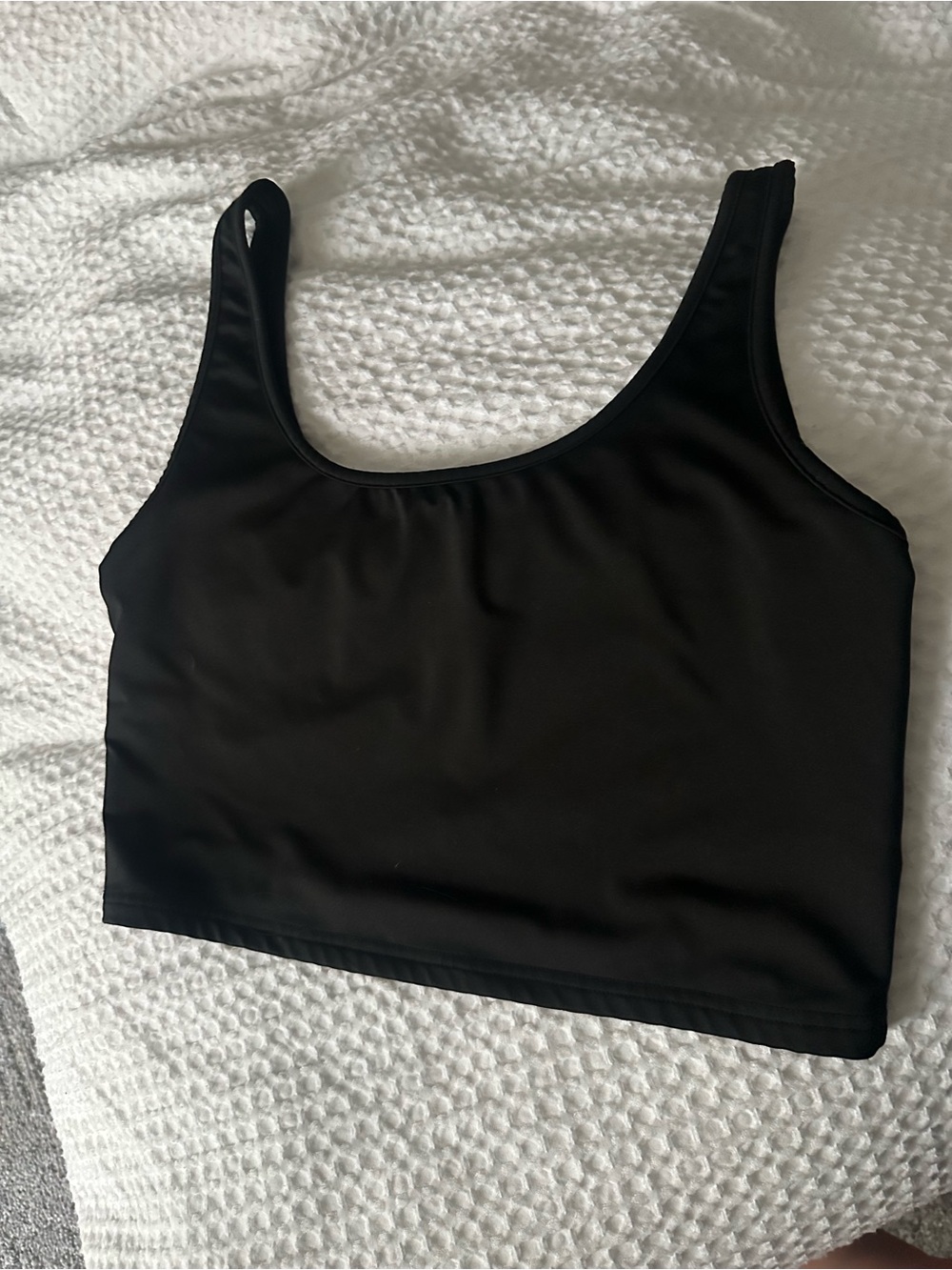 SHEIN Black Scoop Neck Crop Tank Top